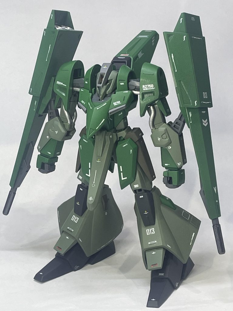 HG ギャプラン。閃光のハサウェイ地上波公開を記念して制作。オエンベリが使用したロールアウトカラーをイメージして全塗装。