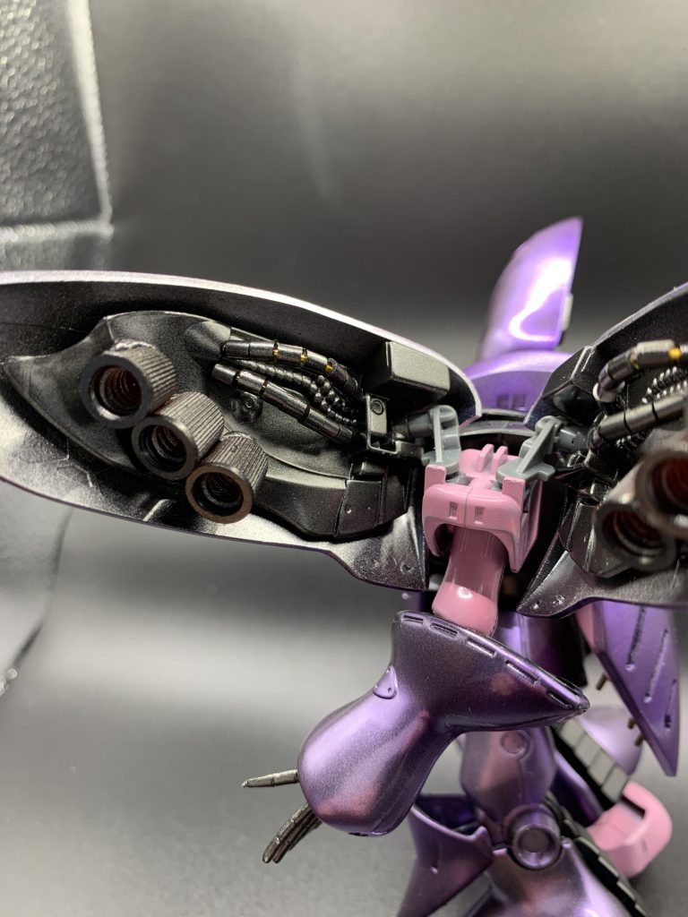 肩アーマーの中身を100均アイテムでカスタムしてみました。