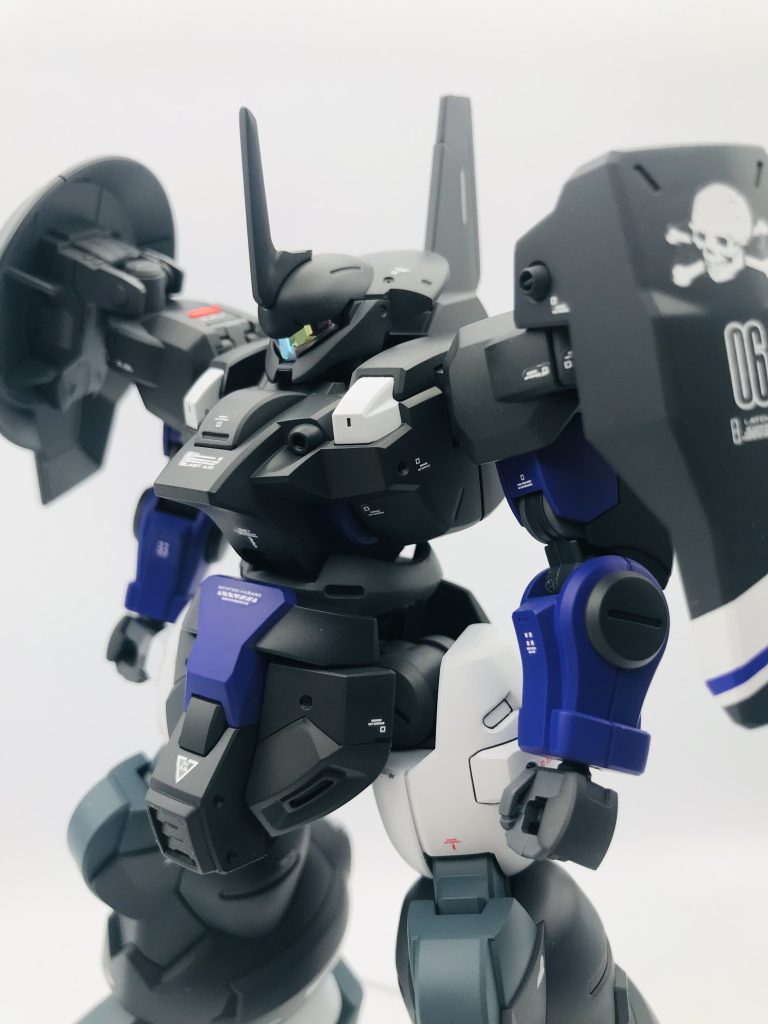 モノアイはハイキューパーツのミラージュグリーンシールを使用。