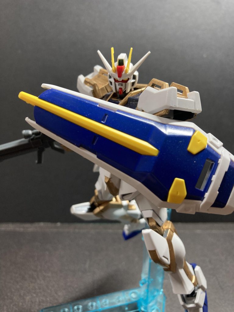 はい。ミカン氏です。お久しぶりです。ここ最近忙しくて全くガンプラを触っていなかったので、復帰目的で作りあげたガンプラです。特に意図はありませんがなんとなくストライクフリーダムカラーにしました。全部筆塗りなので割としんどかったです()今回もありがとうございました。