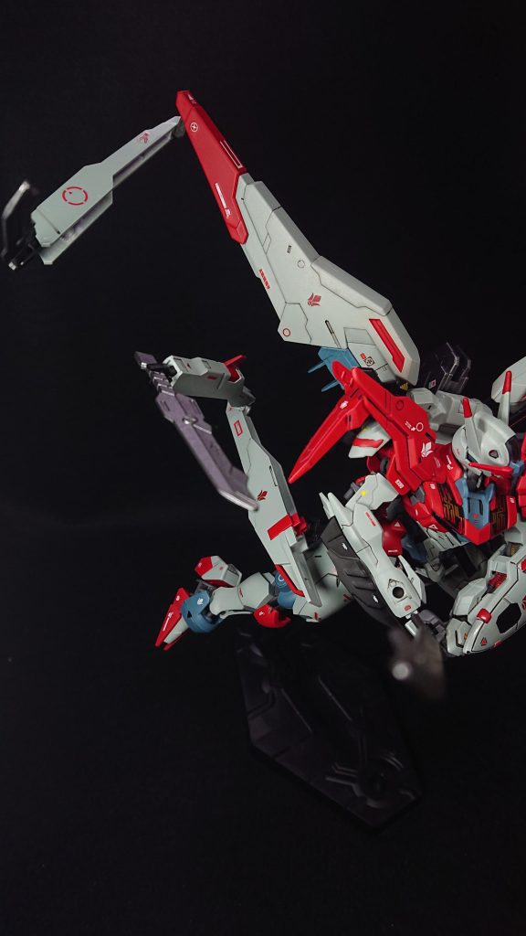 名前の“トランプル”は英語で“蹂躙”という意味ですマルコシアス繋がりで、灼眼のシャナに登場する“蹂躙の爪牙マルコシアス”から取ってきました4つのサブアームを展開すると蹂躙って感じがします