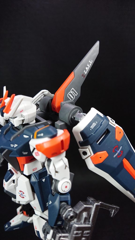 ザフトらしさを出すためにウィザードシステム対応にしたかったので、バックパックはブレイズザクファントムから持ってきました