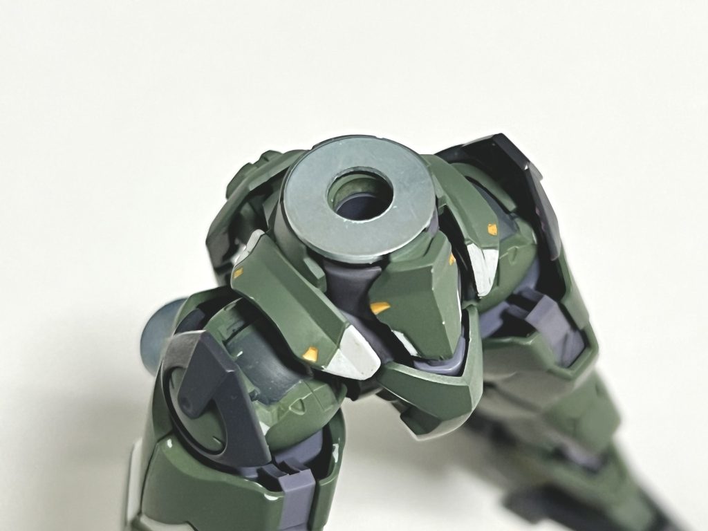 ルブリスの胴体延長を施しています。100均のM5ワッシャーが丁度良い大きさだった為、接続軸に通すだけで延長できました。