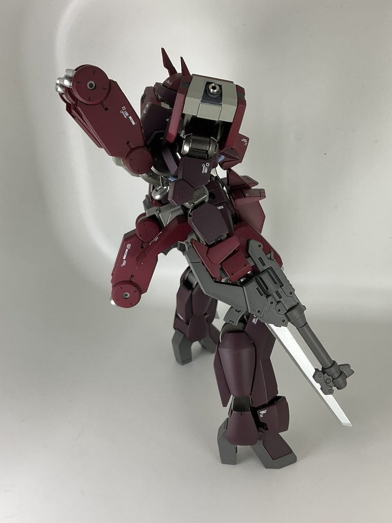 サイドライフルのサーベル的なのは尖らせました