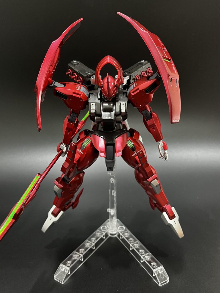 ガンダムシリーズの仮面キャラが搭乗する機体かと思ってましたが、あまり活躍の場がなかった機体となっております(一期終わったところまでで)後半での活躍に大いに期待しております!!是非、お願いします!ネオジオングのような巨大兵器化してほしい!!