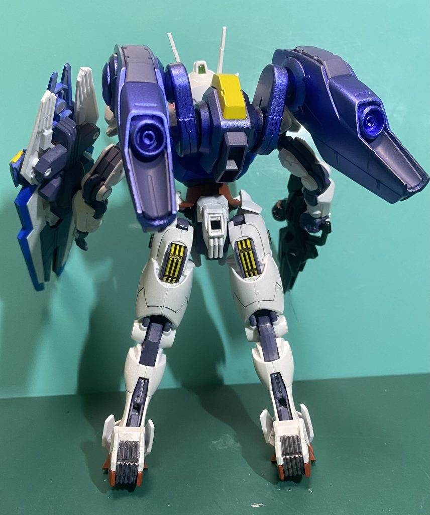 フライトユニットがなかなか良い感じに仕上がってくれた。メタブルーがベースでメタバイオレットを上塗り。艶を抑えたエアリアルと対比が面白い。