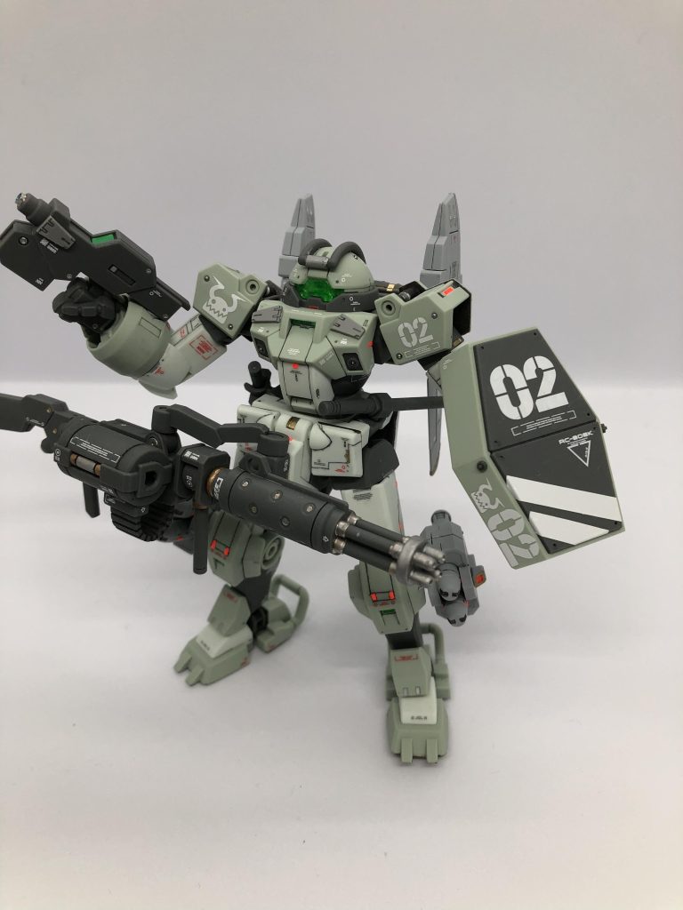 ウイング格納状態。武装の割にシンプルにまとまって良い塩梅です。