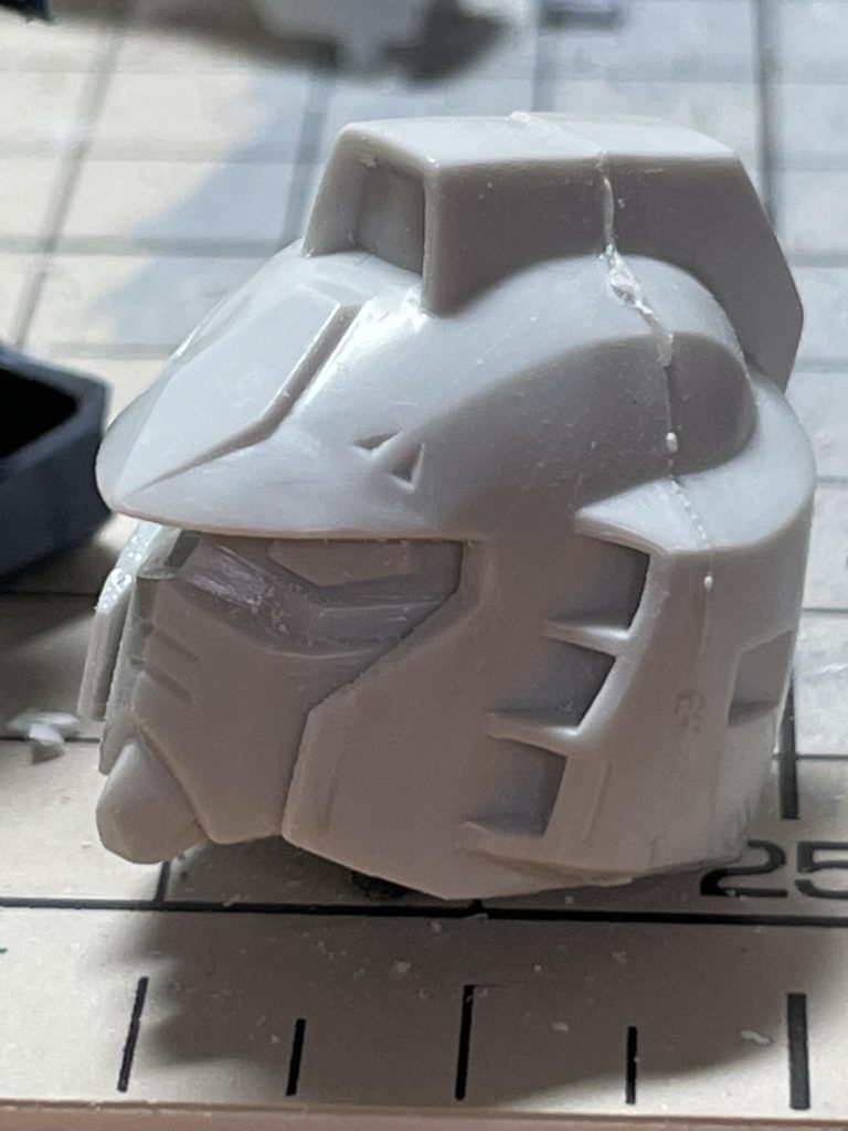 マスクを奥に引っ込めずに飛び出し過ぎ感を減らすにはどうしたらと考えると、頬の延長しかない！