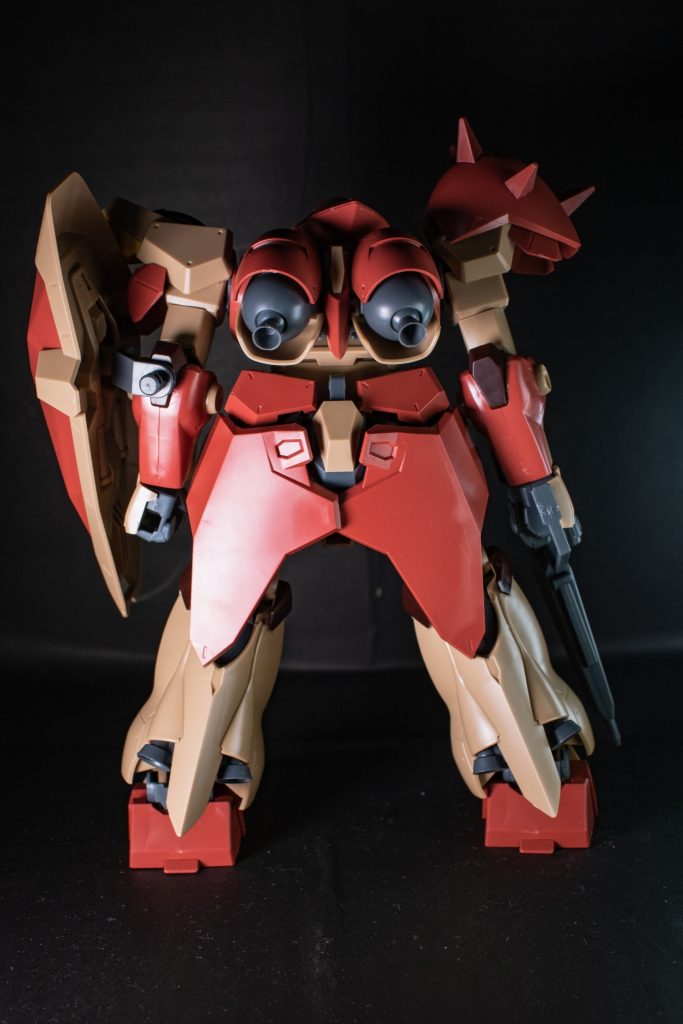 バック:至る所にブースターが付いている。おそらく地球での活動を目的とした為だろう。