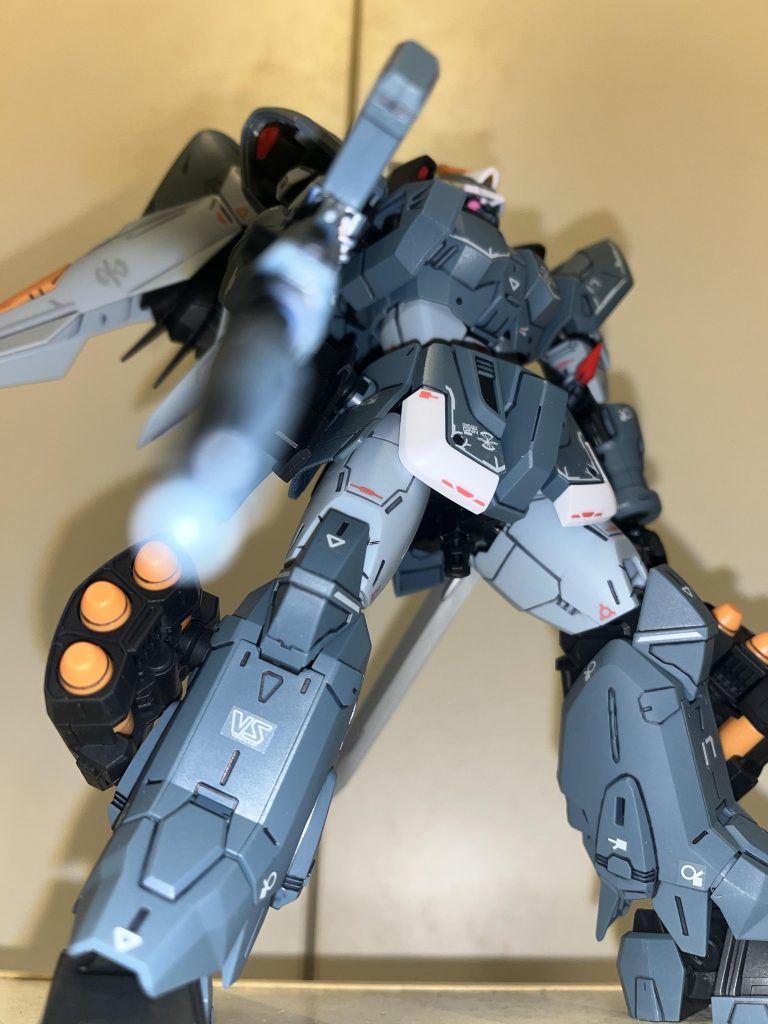 「ナチュラルの捕虜なんかいるかよ！」ということで終わりです。最後になりますが…ジンの武器セット出しません？キャットゥスもレイザクに付属するとかいう謎采配だし、D装備やバルルスも欲しいですよ、、で、武器セットには重斬刀ももう一本付けましょう！アラスカに居た、二刀装備とか再現したいですしね。あ、アラスカに居たジンといえば、スナイパーライフルも付けてくれていいですよ？　偵察型ジンを出すつもりがないのであればwということで期待してますから！それじゃあ。。