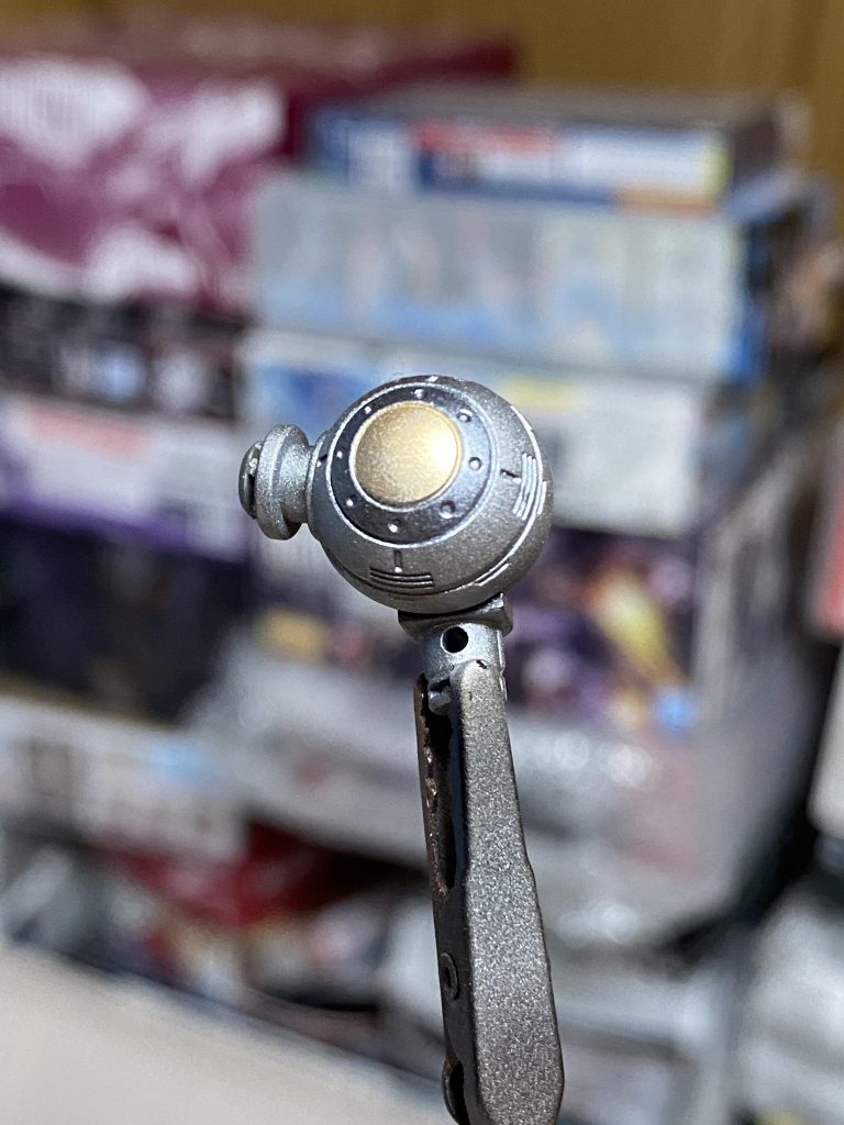 内部フレームはメタリックで塗り分けました。