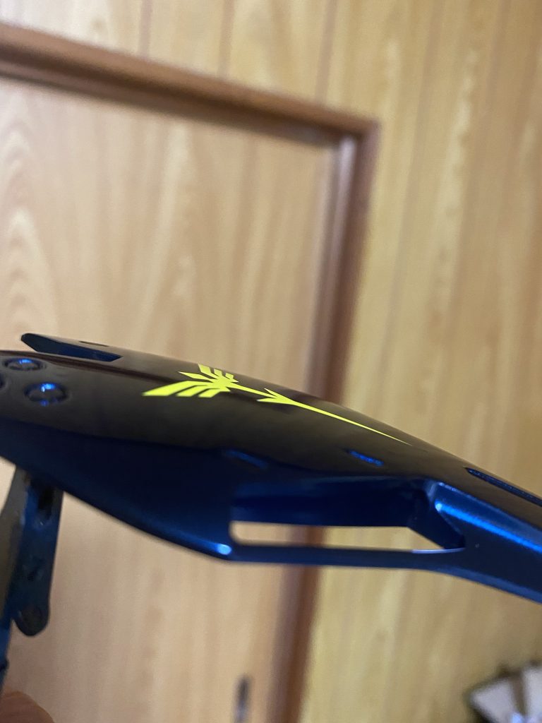 デカールの段差処理はいろんな角度から確認しながらおこないました。