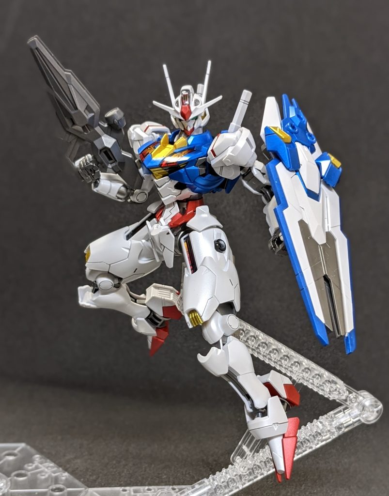 赤青黄はガイアノーツのプライマリー3色、白はガイアノーツExホワイトにクレオスのストーンパールをのせて仕上げました。