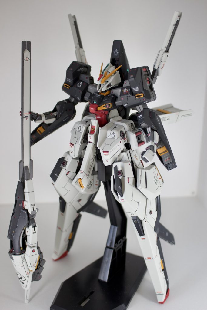 頭部を入れ替えてハイゼンスレイⅡにもできるようにしました。