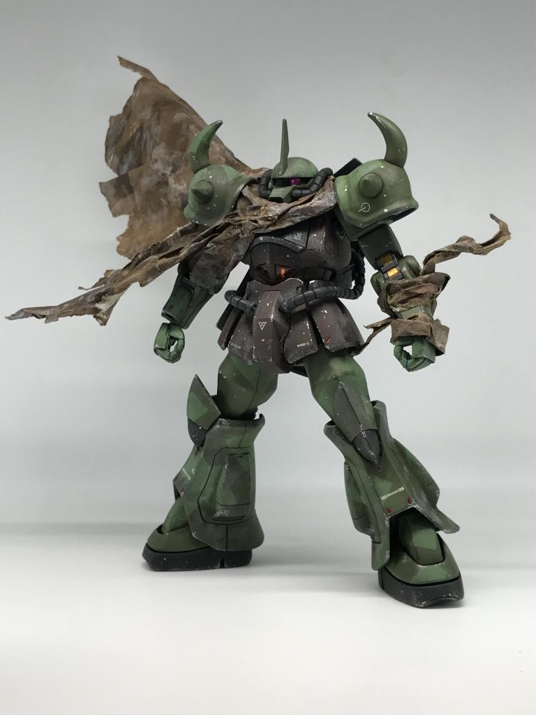 しかし…なんかこの状態だと幽遊白書の飛影みたいだ…「もう後戻りはできんぞ、巻きかたを忘れちまったからな」🙄厨二病臭全開…このグフは中二病グフと名付けよう