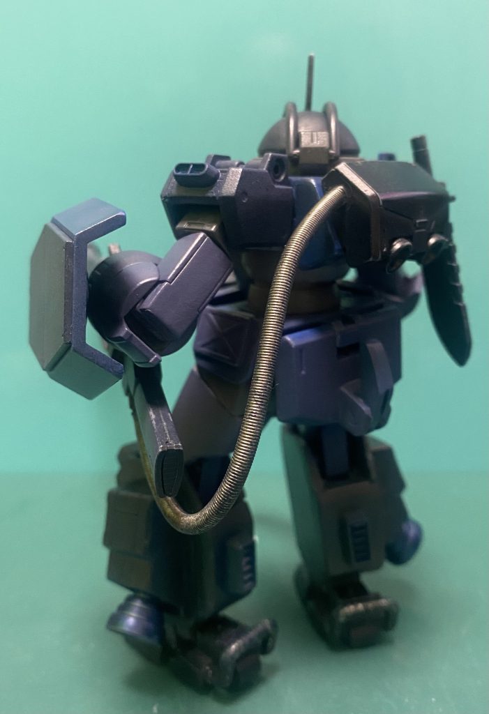 大型ビームライフルはバックパックからのチャージ