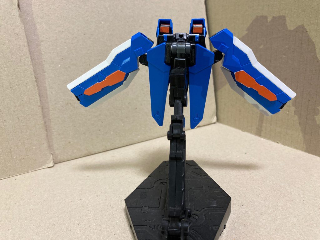 タクティカルアームズとバッテリーパックは1セットに。ここからフルウェポンを作ろうと思い立った