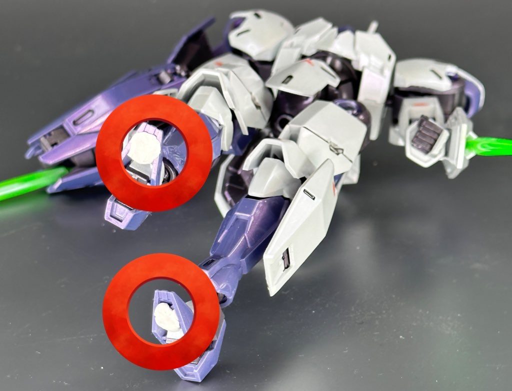 ひっつき虫を裏側につけてます