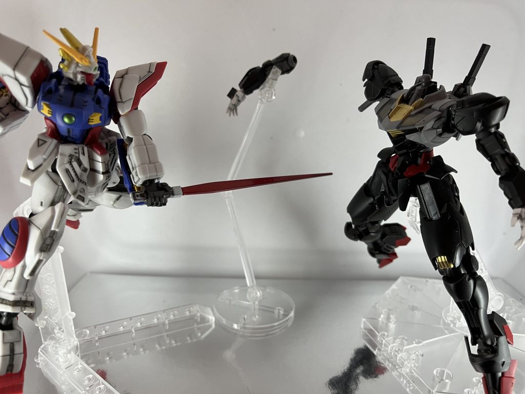 スレッタ『…ごめんなさい。貴方のこと、見くびってました。ドモン『くだらん御託はいい!デビルガンダムとこの写真の男を知らないなら用はない!戦闘不能にさせてもらう!