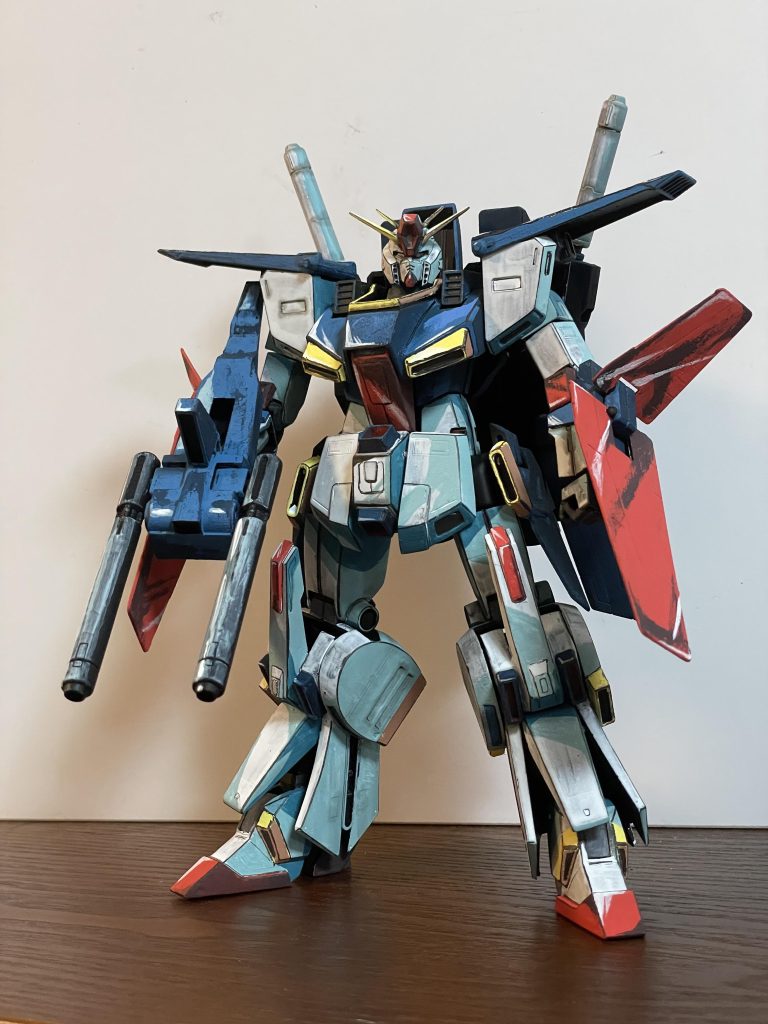 変形を捨てて各部形状変更とか、立ち姿を劇中イメージに近付くように改修し、アクリルガッシュで絵画風に塗装しました。