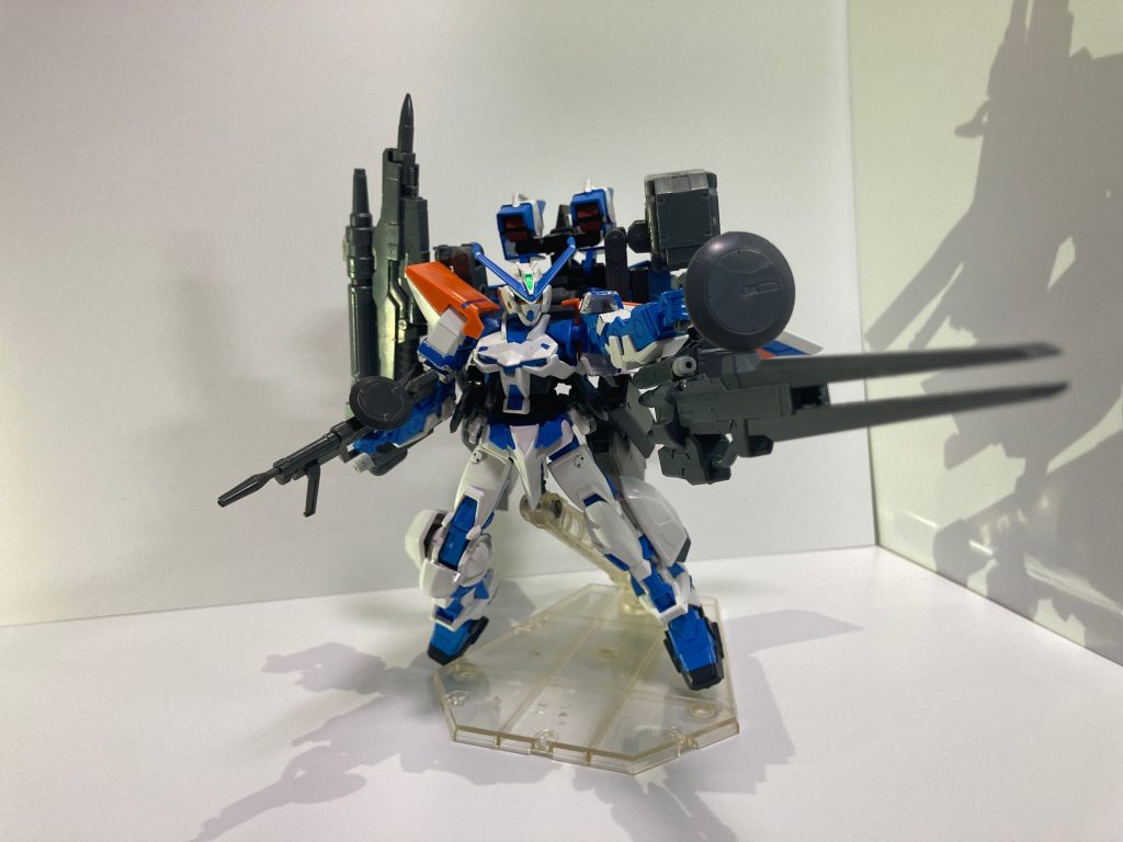 長距離ビームライフル狙撃モードレドームは苦肉の策で手に持たせることに