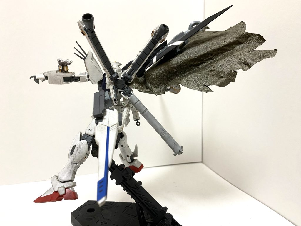 マントバサァ使用可能なスラスター2基とプロペラントタンク1基とヴェスバーで無理矢理「x」を形作った