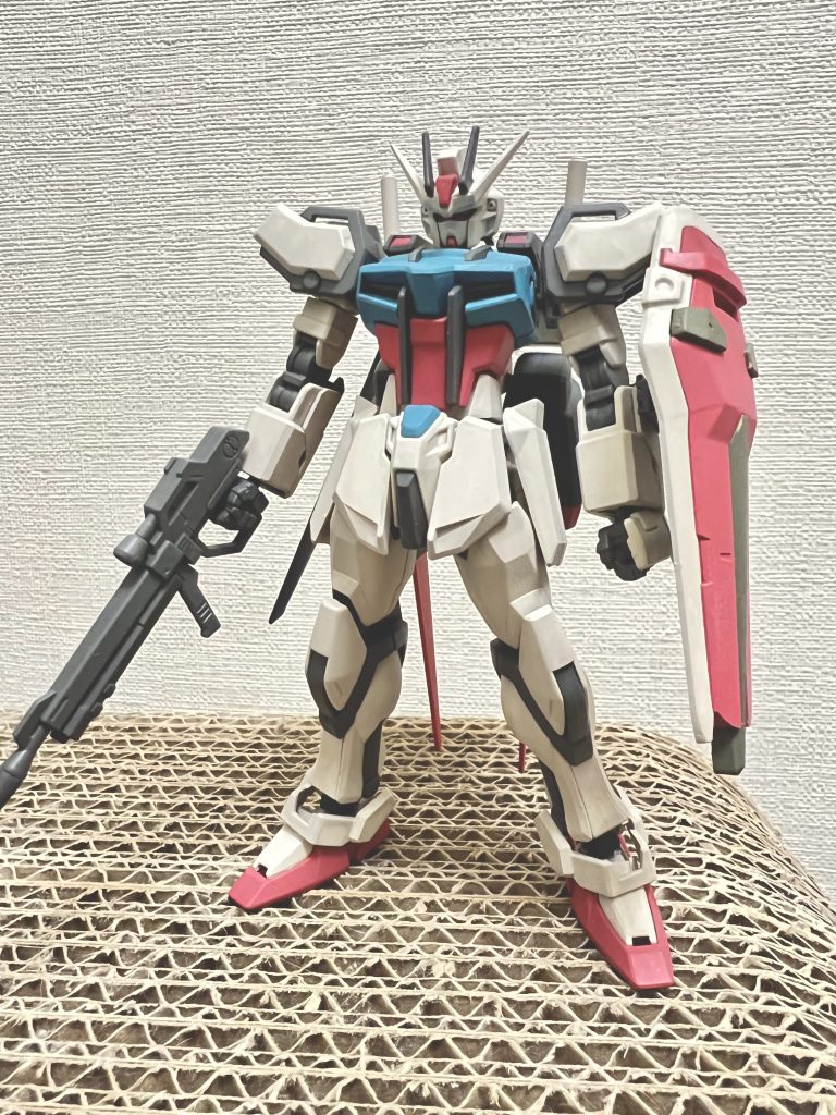 ウェザリング前の状態です。全体的にイエローっぽいくすみを入れています。アクリジョンの筆塗り仕上げです。