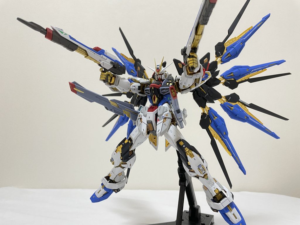 フルバーストはこだわってアニメ寄りのポーズと