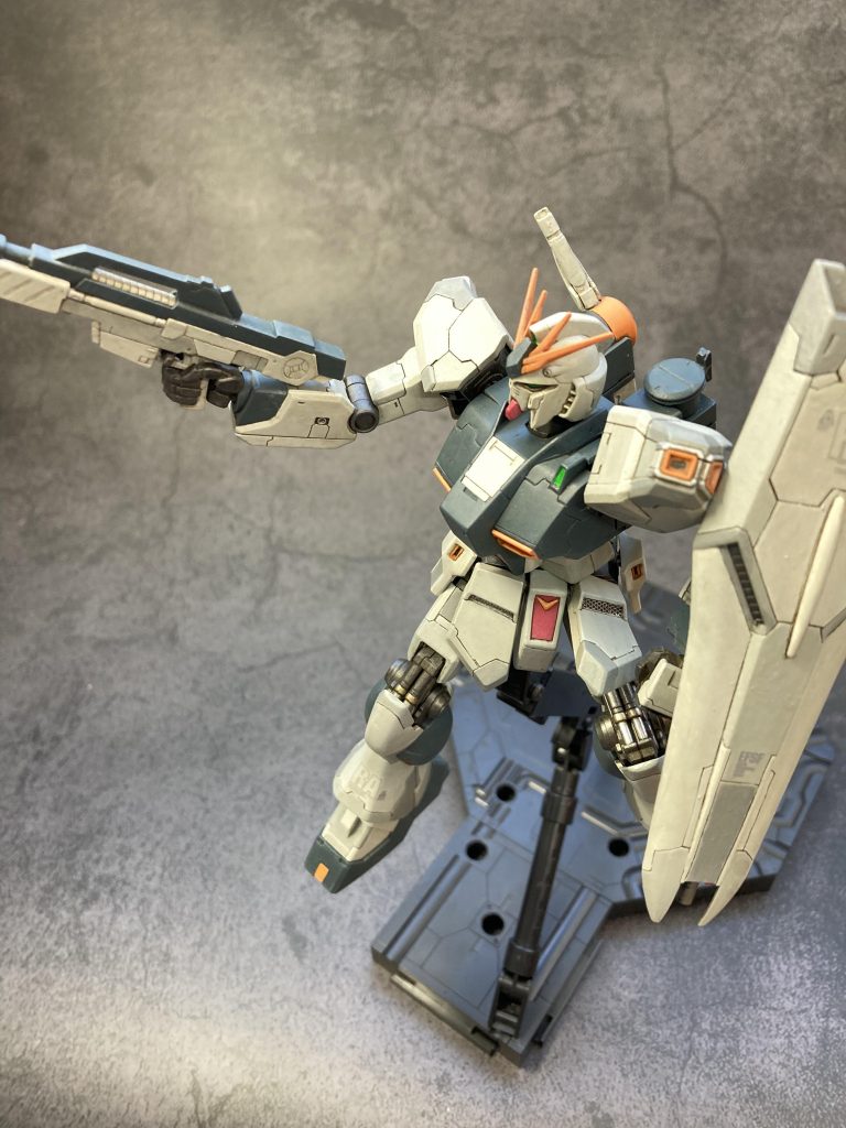 台座に浮かせアクションポーズをば。