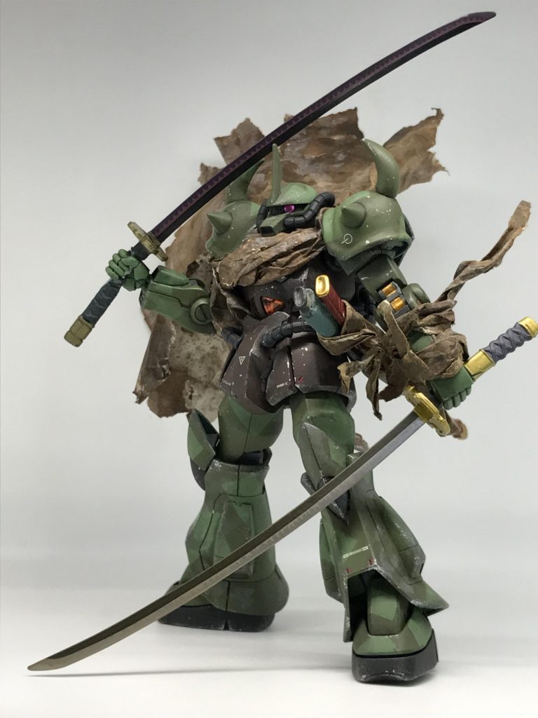 猪鹿蝶!!いや〜懐かしい…ちなみに頭部は余剰パーツの旧HGバージョンを使用してますしかしマントがまるでスカートのようなめくれ方…もっとなんとかならなかったものか😰