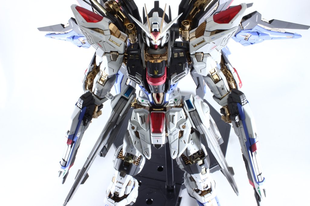 フレームの塗装してスミ入れして保管のち外装の塗装 スミ入れ デカール後外装のトップコート それからようやく組み始めてやっと完成できました しんどかったけど楽しいキットでした⸜( ' ᵕ ' )⸝