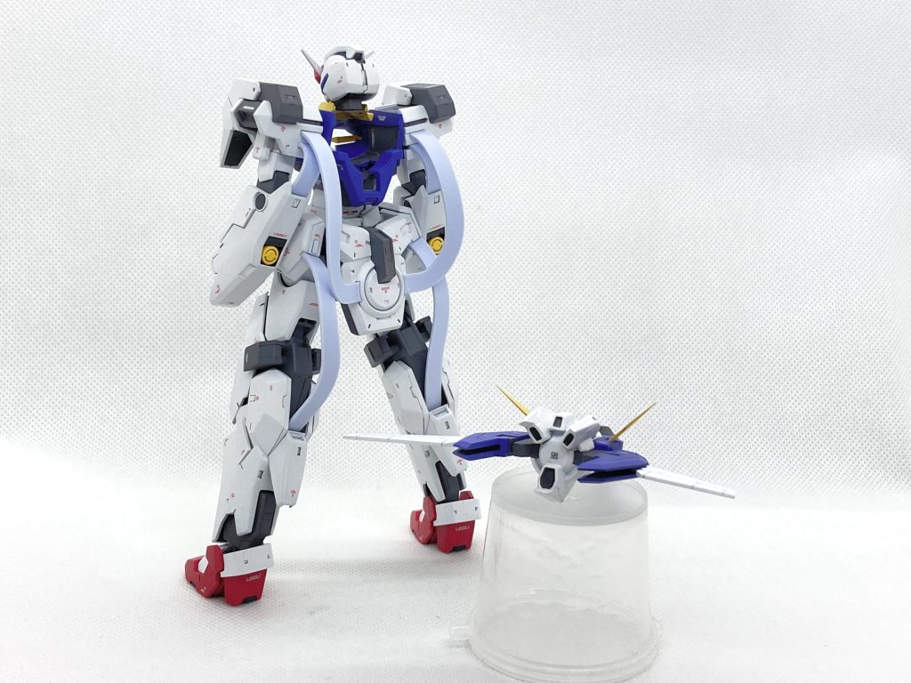 本体とコアファイターを背面から。