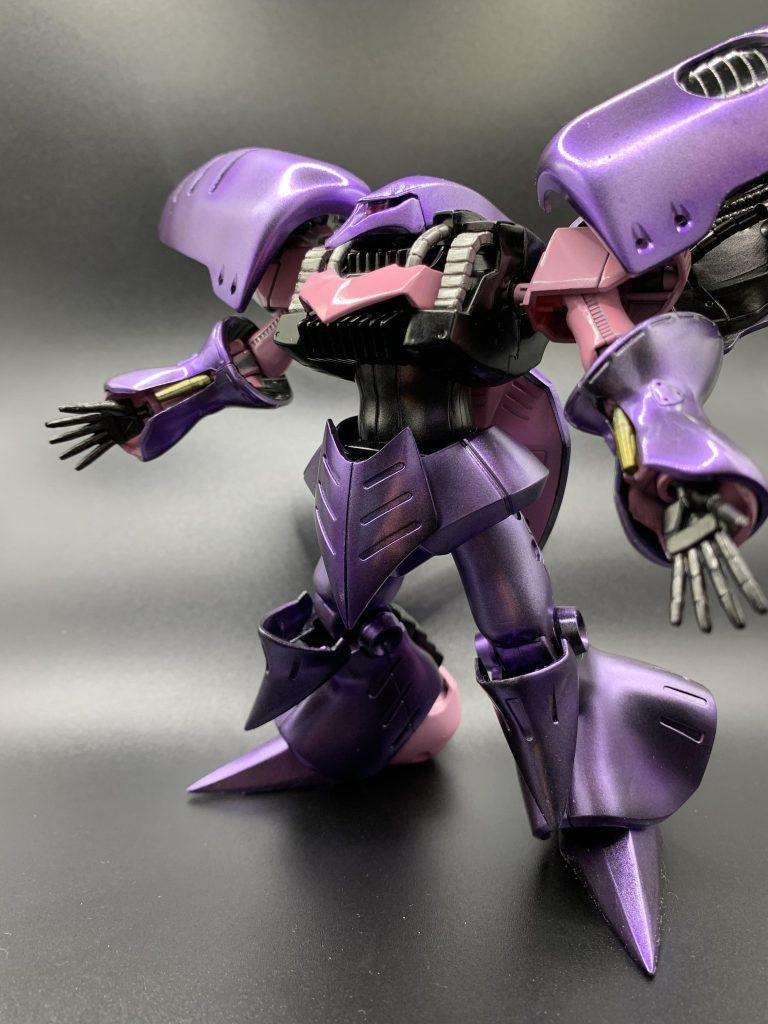 2023年2作目。もっと濃い黒と紺と紫が合わさった様な色にしようと思ってたんですが…アルティメットブラック→スターブライトシルバー→クリアパープル8回重ねでこんな感じになりました。…バイストンウェルの物語を覚えてる者は幸せなオーラロードを渡って来たみたいな感じになってしまいました。