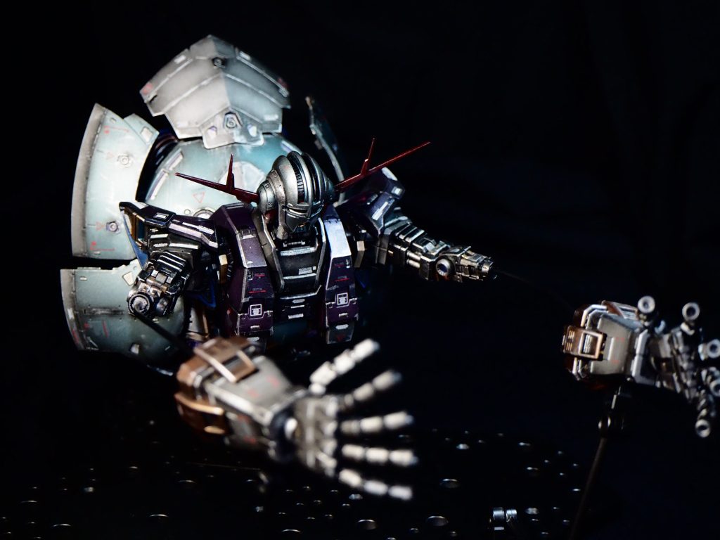 ガンプラ作り始めてすぐにこのジオングRGを作りたくなって、仲間の協力で転売屋から買わずにゲットできたこのジオングちゃん😌