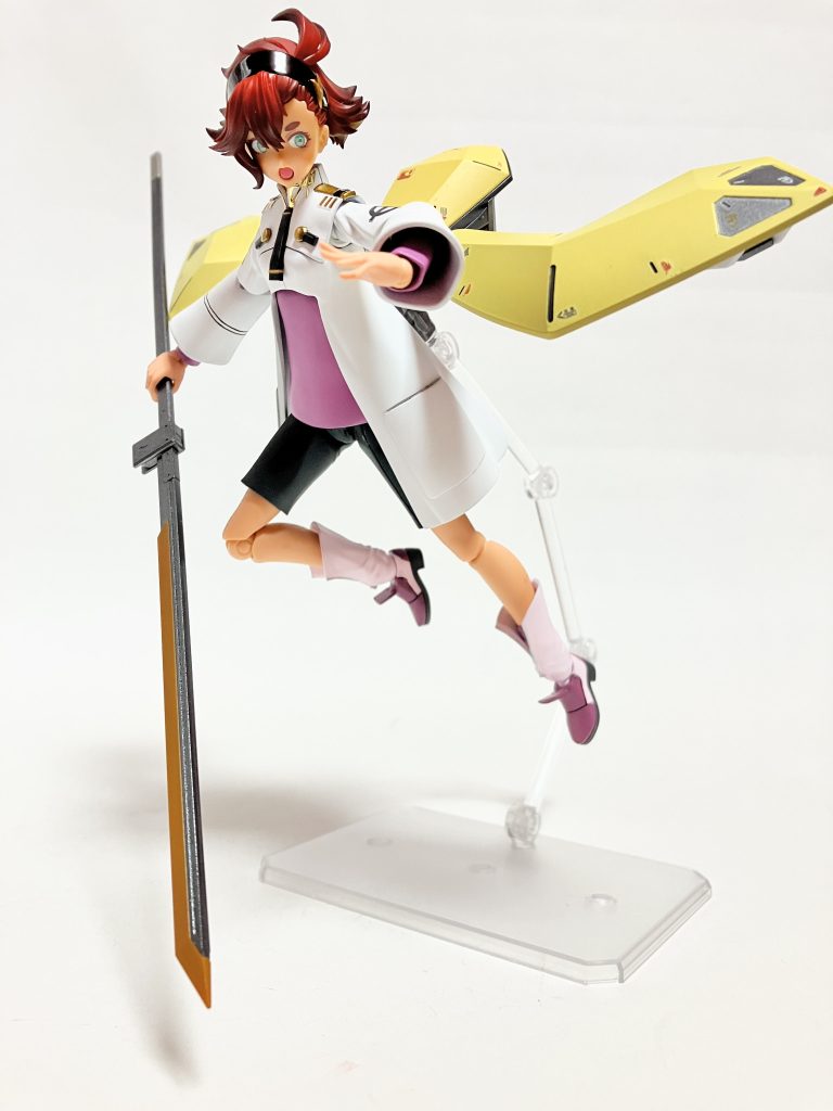 武器持ち手が付いていたって事は武装させるしかないっ！！って事でレイキの超熱振式薙刀を装備です！サイズ感もバッチリ👍