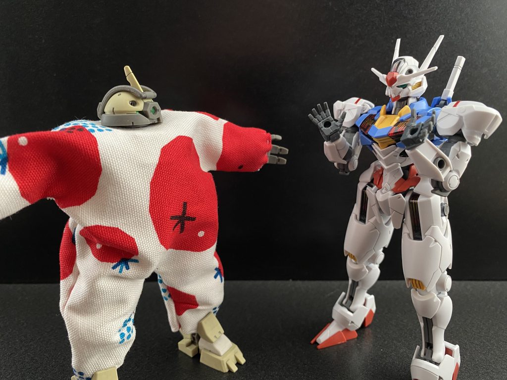 「似合ってますよ、先輩」「･･･っ」　(足元には必死で笑いを堪えるニカ姐さんが･･･)