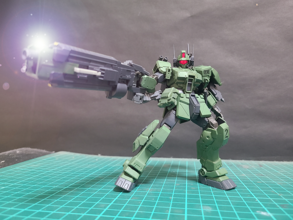 複合武装システム「アルクス」装備ハウンドβ「……」