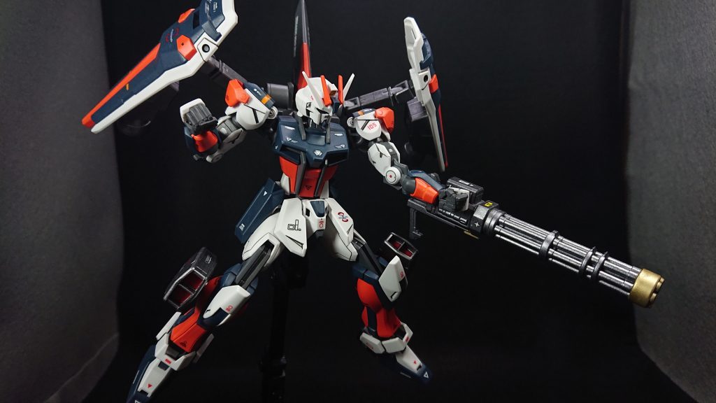 今回のお気に入りポイントは“機体カラー”です塗装している時は“オレンジ”が強すぎるかなと心配していたのですが、ネービーブルーと成形色のホワイトが上手くマッチしてくれましたでは、最後までご覧いただきありがとうございました