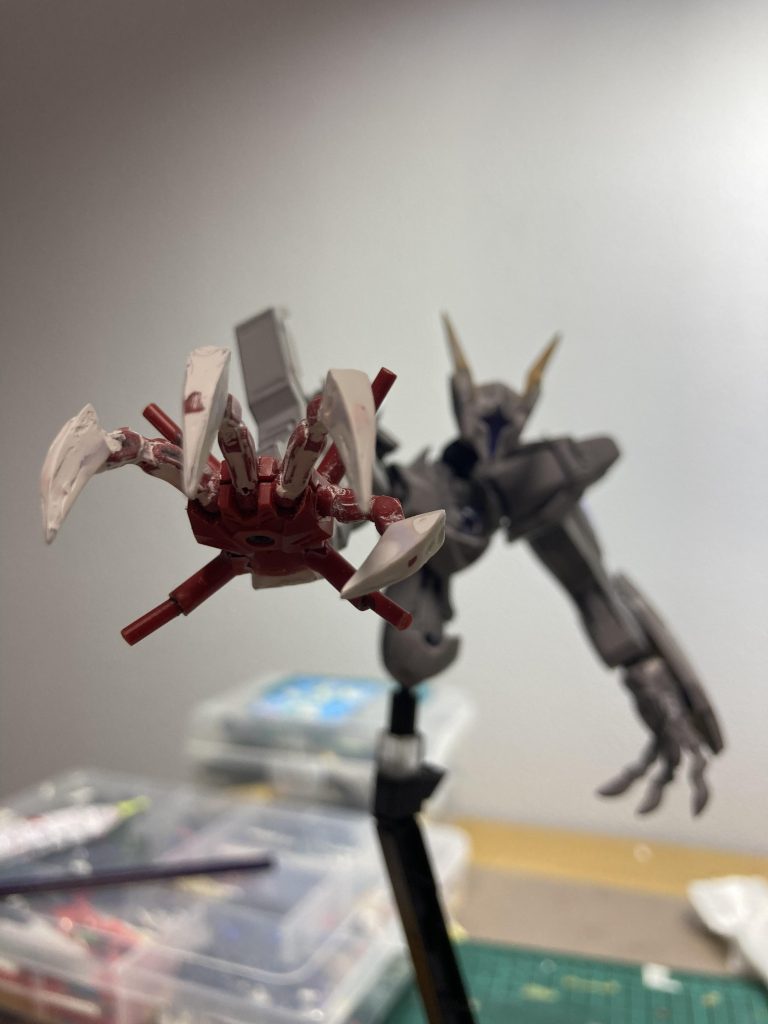 気づいた方もいると思いますが、キネティクルイレイザーの元ネタ的なのはコードギアスに登場する紅蓮の輻射波動機構です。