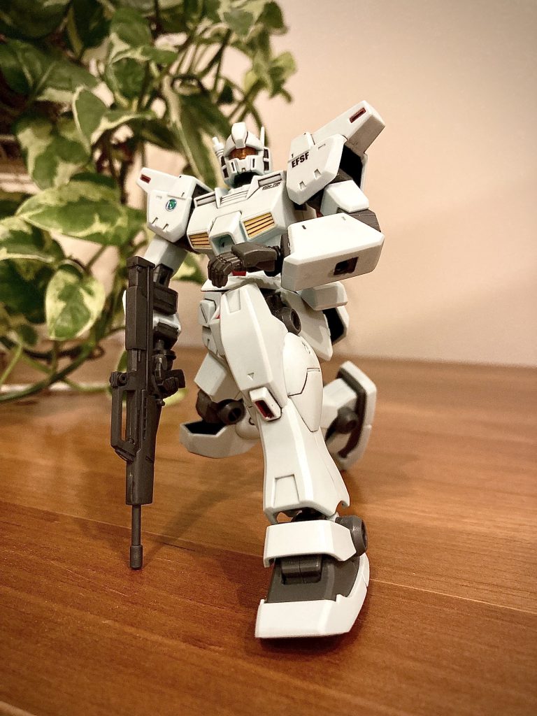 膝立ちぽいやつ膝立ちはギリギリでしたね。かっこよくさせようと思うとちょっと厳しかったのでライフルで支えてポージングしてます。