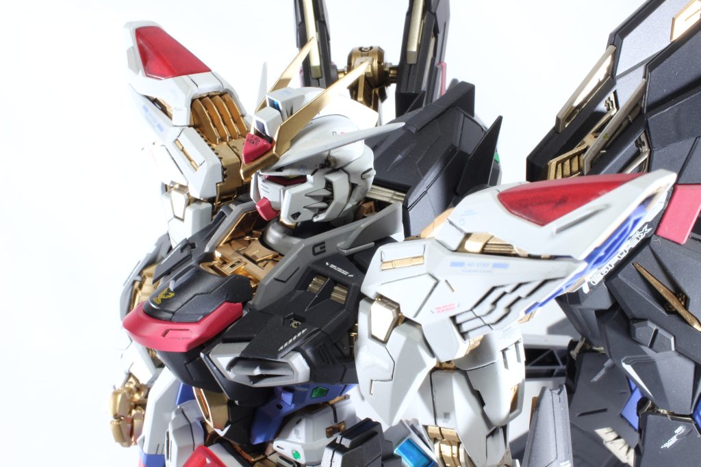 首周りの密度が薄かった気がしたので襟を2弾に アンテナが立ちすぎてて皇帝ペンギンみたいだったので石油ファンヒーターの真ん前で熱っ熱っとか言いながら手曲げで後ろに流しました。