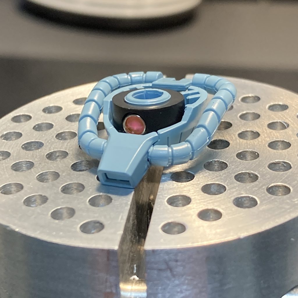 モノアイの加工。