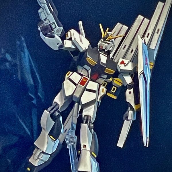 旧キット1/144νガンダムは伊達じゃない