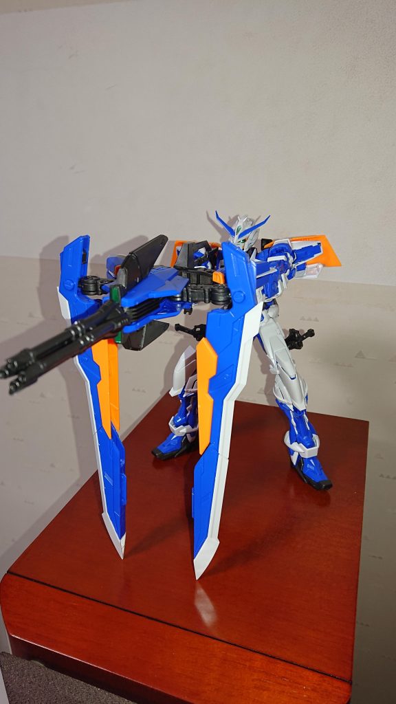 ブルーフレームは２機目の製作です。今年、１発目!!と思ったのですがEG RX-93ff νガンダムに阻まれ２機目となりました(笑)ブルー特有のガトリングフォーム!!!!