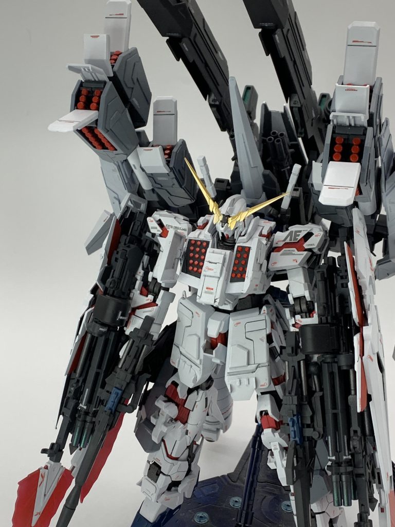 ディフェンサー部分のミサイルは部品分けされてなくて、数が多い分マスキングがきつかったー