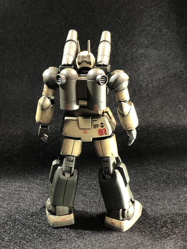 腿を太くした他はいつも通りスジボリでディテール追加したくらいです。