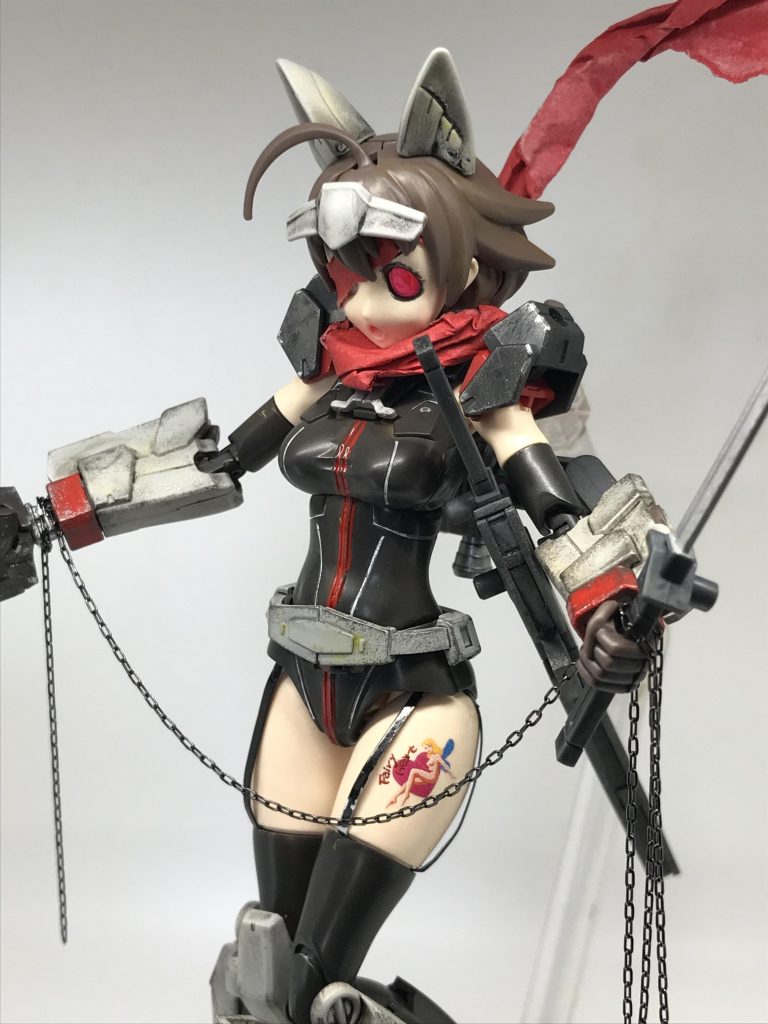 メカ部分のみつや消しスプレーで、他はクリアーすら吹いてません肌や服部分は…つや消しか光沢か…悩んだ末面倒なのでこのままで良いかなと…どちらが良いのでしょう…教えて先輩方!🤔