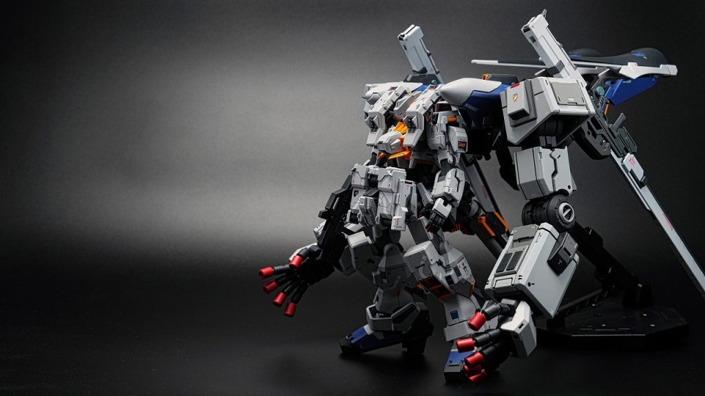 超重量級ですのでレジンを極力使わずFDMで出力。それでも重くて基部のフルドドにはかなりの補強が必要でした。