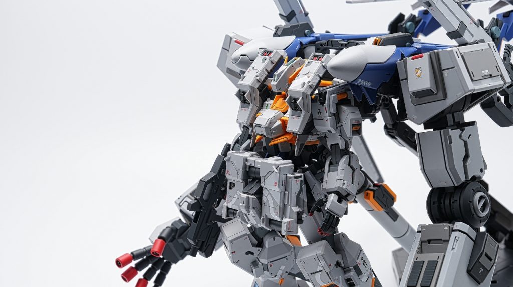 1/100ハイゼンスレイIIに続いて、理想をカタチにすることが出来ました。今はスクラッチが出来なくともこういうことが出来る時代です。（スクラッチもやるんですが...）まだまだ模型に飽きる事は無さそうです。