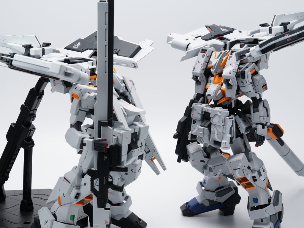 過去作のヘイズルラーと。製作コンセプトの違いで別グレードかと見紛うほどの差になっています。